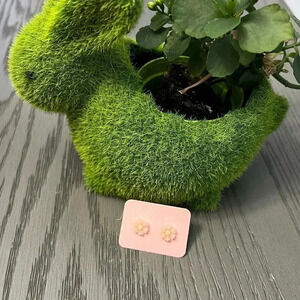 New handmade by jax  flower earrings